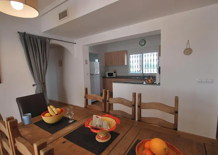 Luna Villa Catral